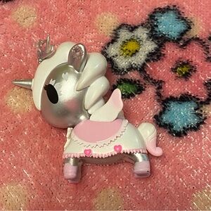 Unicorno Princess Metallic Silver & Pink Unicorn Vinyl Figure Toy